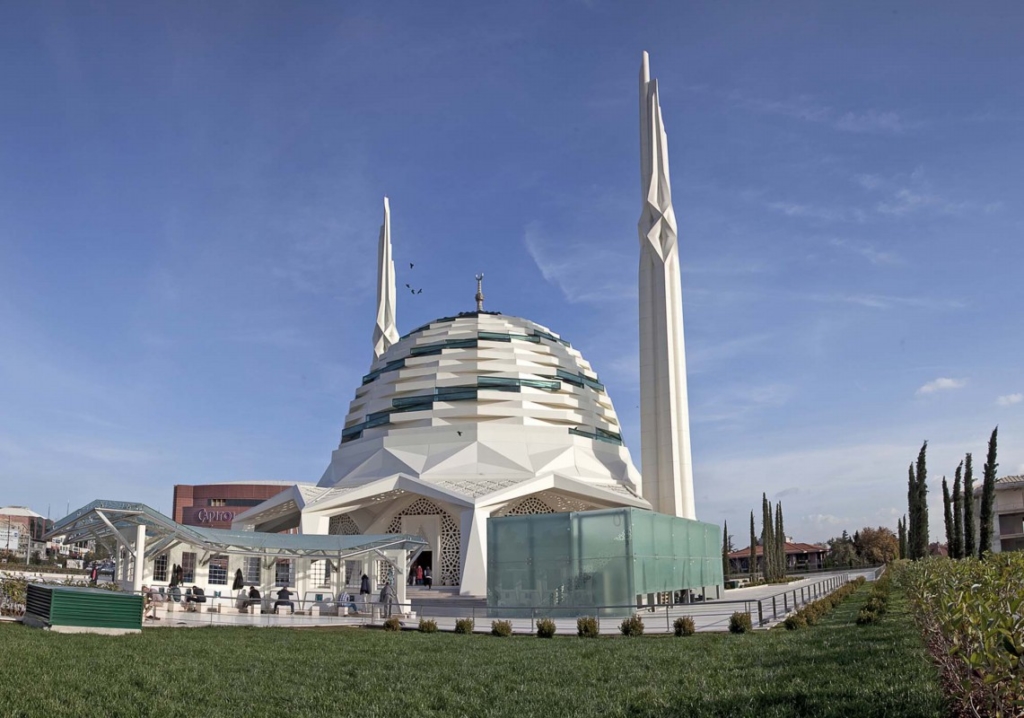 Marmara İlahiyat Camii