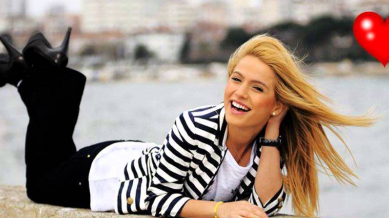 Güzel oyuncu ekranlara dönüyor