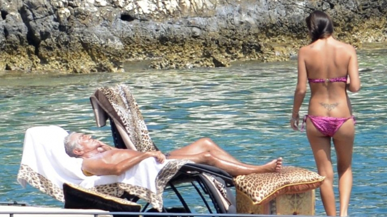 GENÇ SEVGİLİSİNE ADA SATIN ALDI