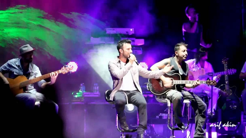 MERDİVENLER BİLE DOLU