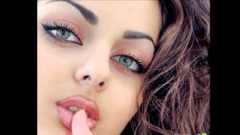 EN GÜZEL MANKEN ADAYI OLARAK GÖSTERİLDİ