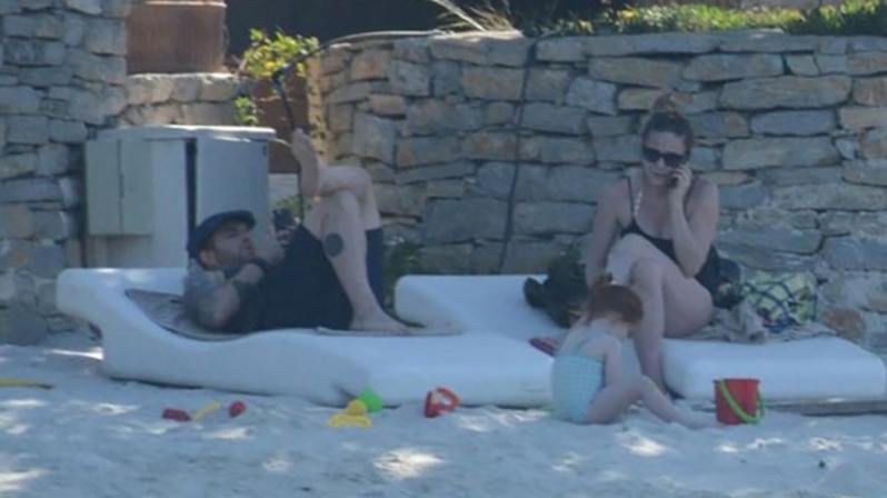 ATHENA GÖKHAN   TATİLDE