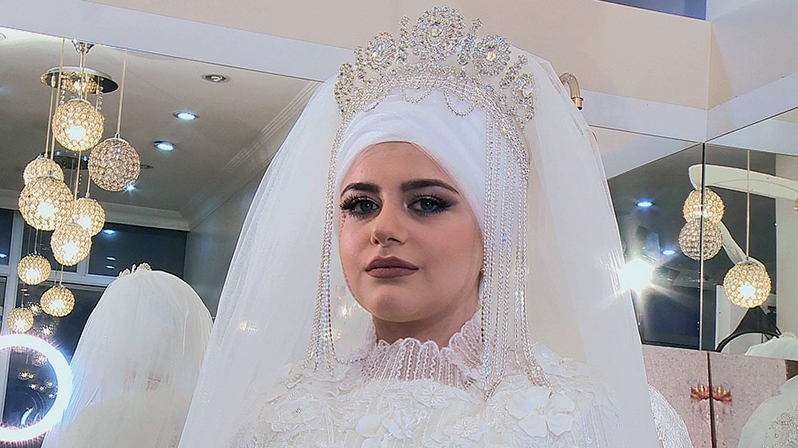 TESETTÜRLÜ GELİN BAŞI