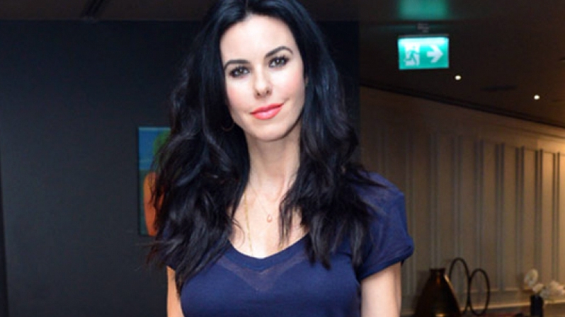 CEM YILMAZ ÜNLÜ SUNUCUYU EVİNDE MİSAFİR ETTİ