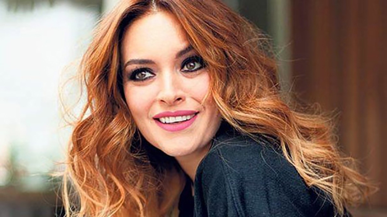 Ezgi Mola, sevgilisi ile görüntülendi