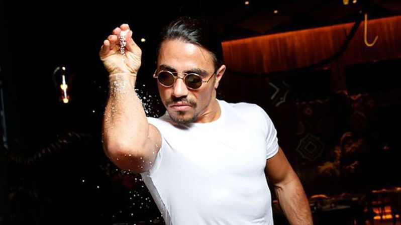 NUSRET GÖSTERİ İLE TEPKİ ÇEKTİ