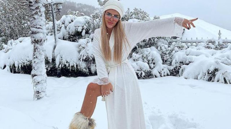 ÜNLÜLER KARIN KEYFİNİ ÇIKARDA