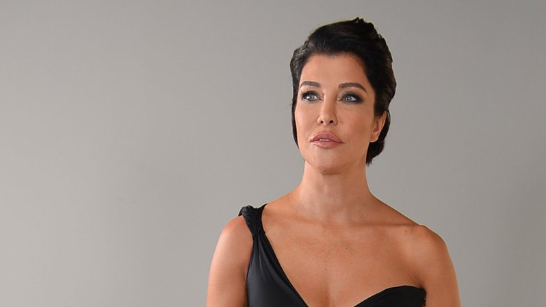 DENİZ AKKAYA KORONA VİRÜSE YAKALANDI