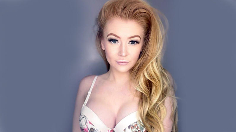 SAÇINI YIKADIĞI VİDEOLARI SATARAK ZENGİN OLDU