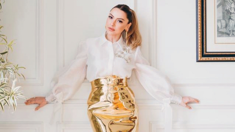 HADİSE ALYANSIYLA POZ VERDİ