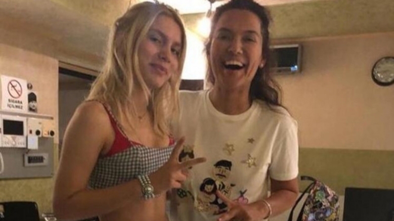 DEMET AKALIN ve ALEYNA TİLKİ BİRBİRİNE GİRDİ