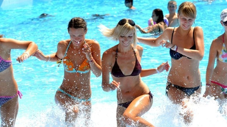 ANTALYA'YA TURİST AKTI