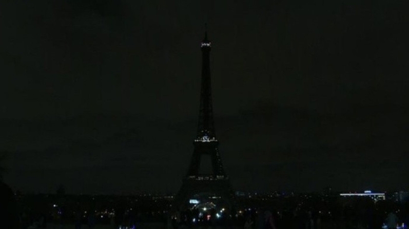 EYFEL'İN IŞIKLARI SÖNDÜ