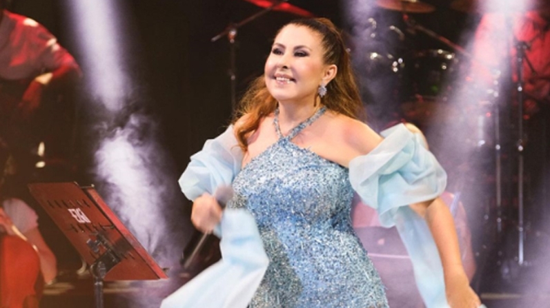 ÜNLÜ ŞARKICI KORONAVİRÜSE YAKALANDI