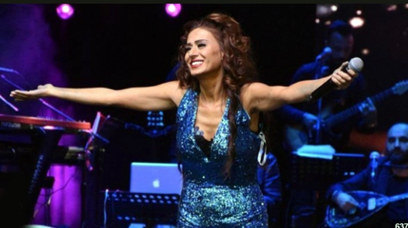 YILDIZ TİLBE POLİS OTOSUNA ÇARPTI